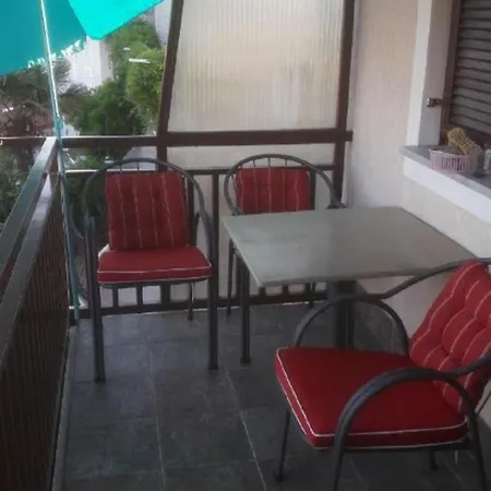 Davorv - 250 M From Sea Apartment *